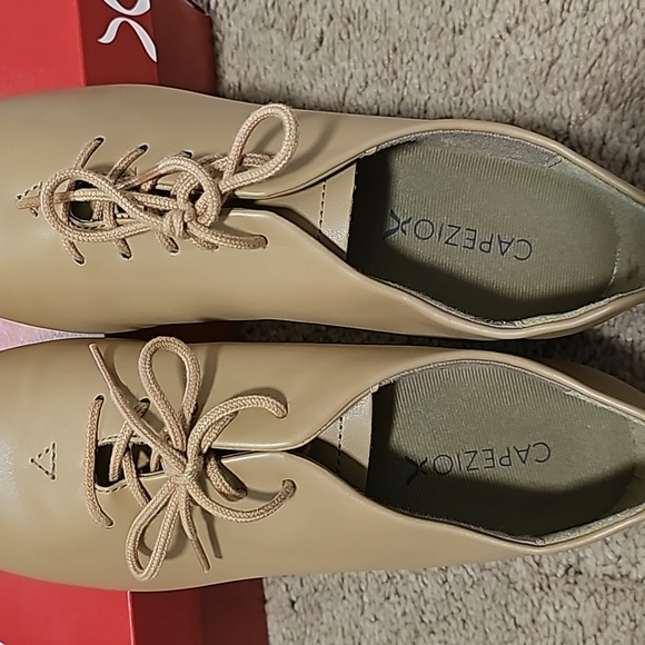 CAPEZIO tap shoes - Picture 4 of 4